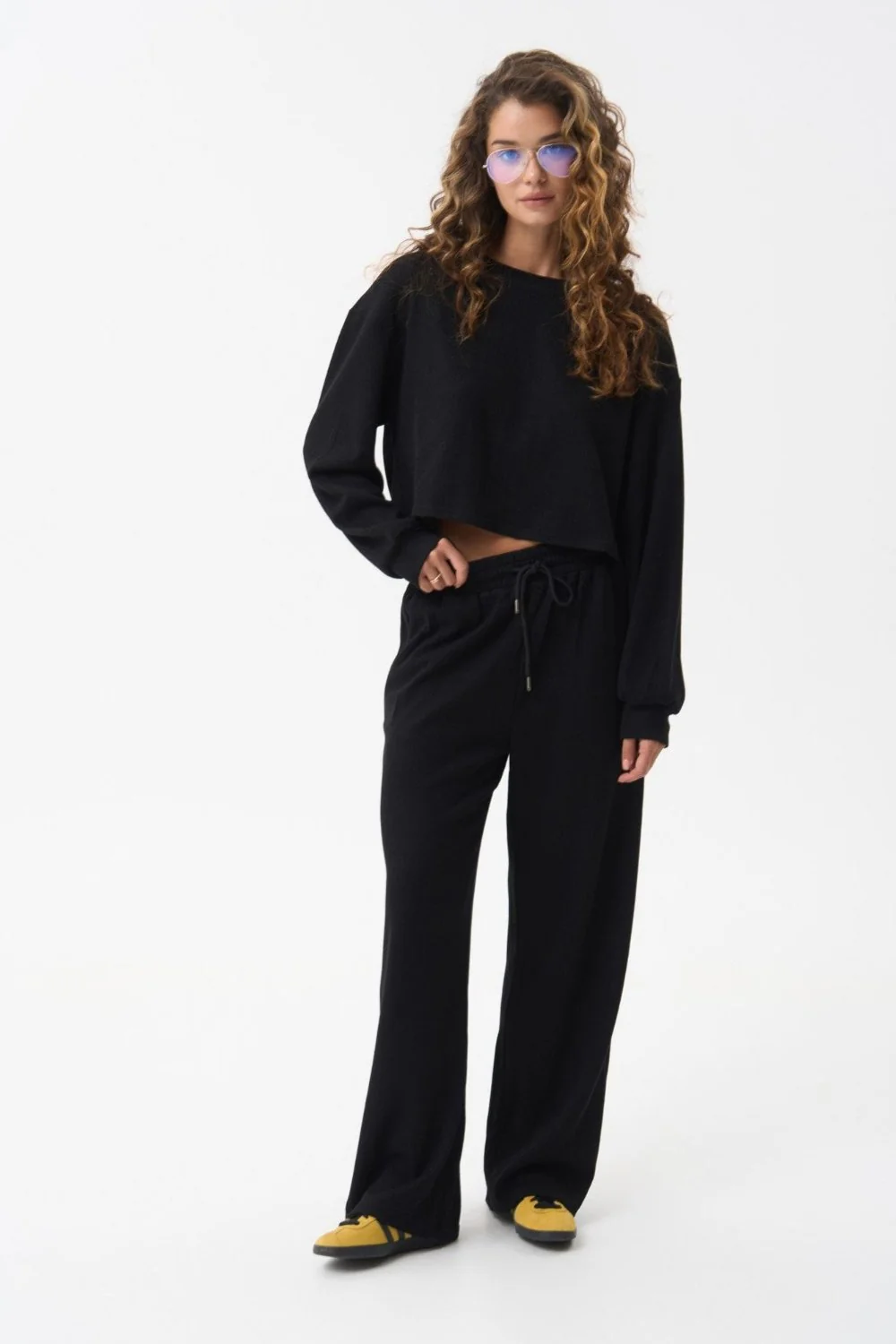 Black Cropped Sports Sweatshirt - Image 4
