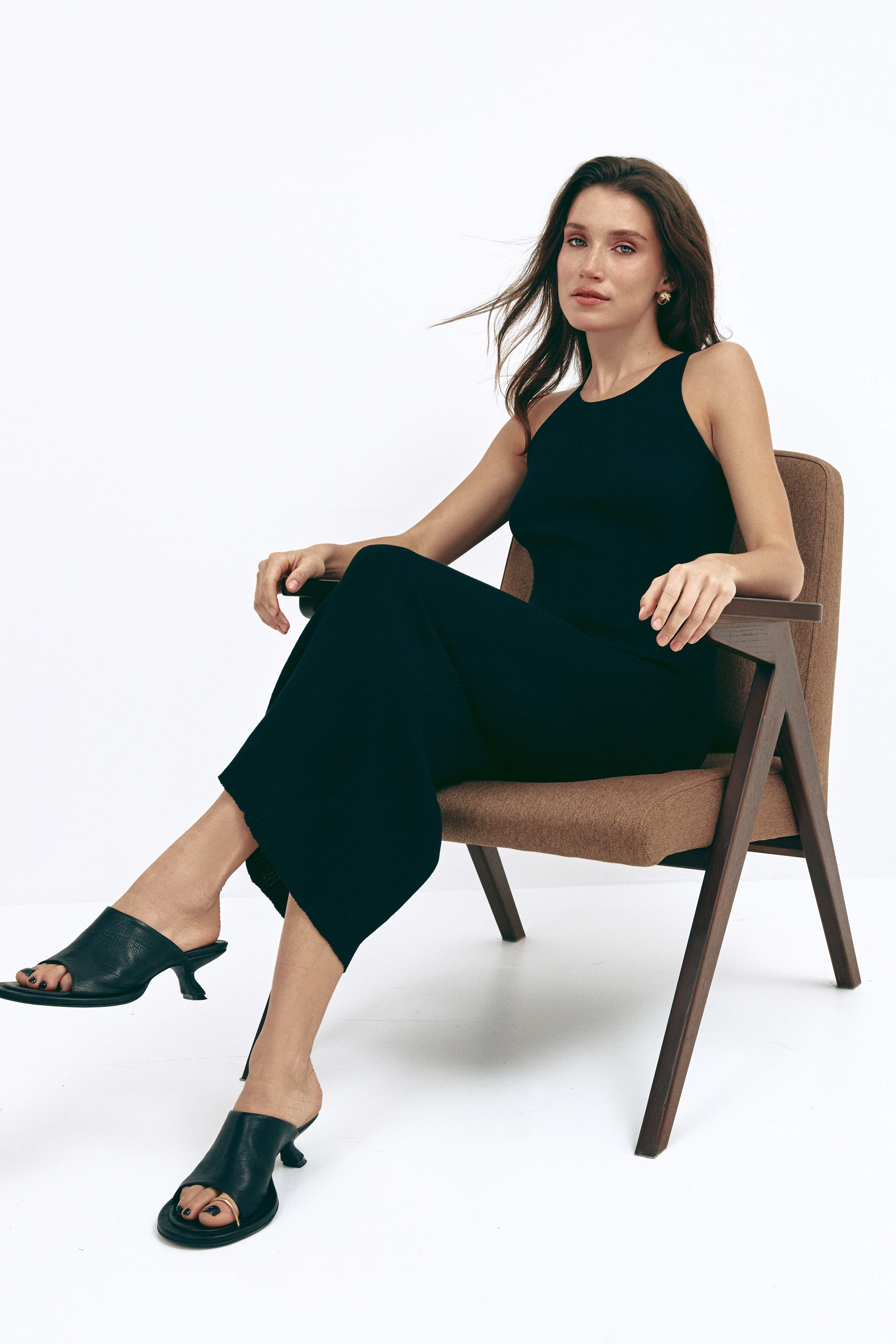 Black Sleevless Ribbed Knit Midi Dress - Image 3