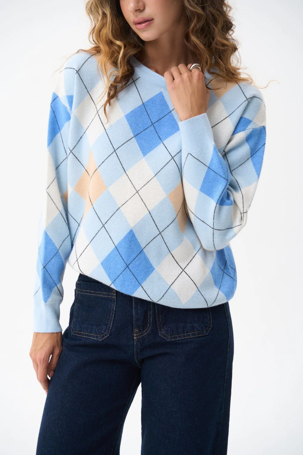 Blue Diamond Pattern Knit Sweater - Image 4
