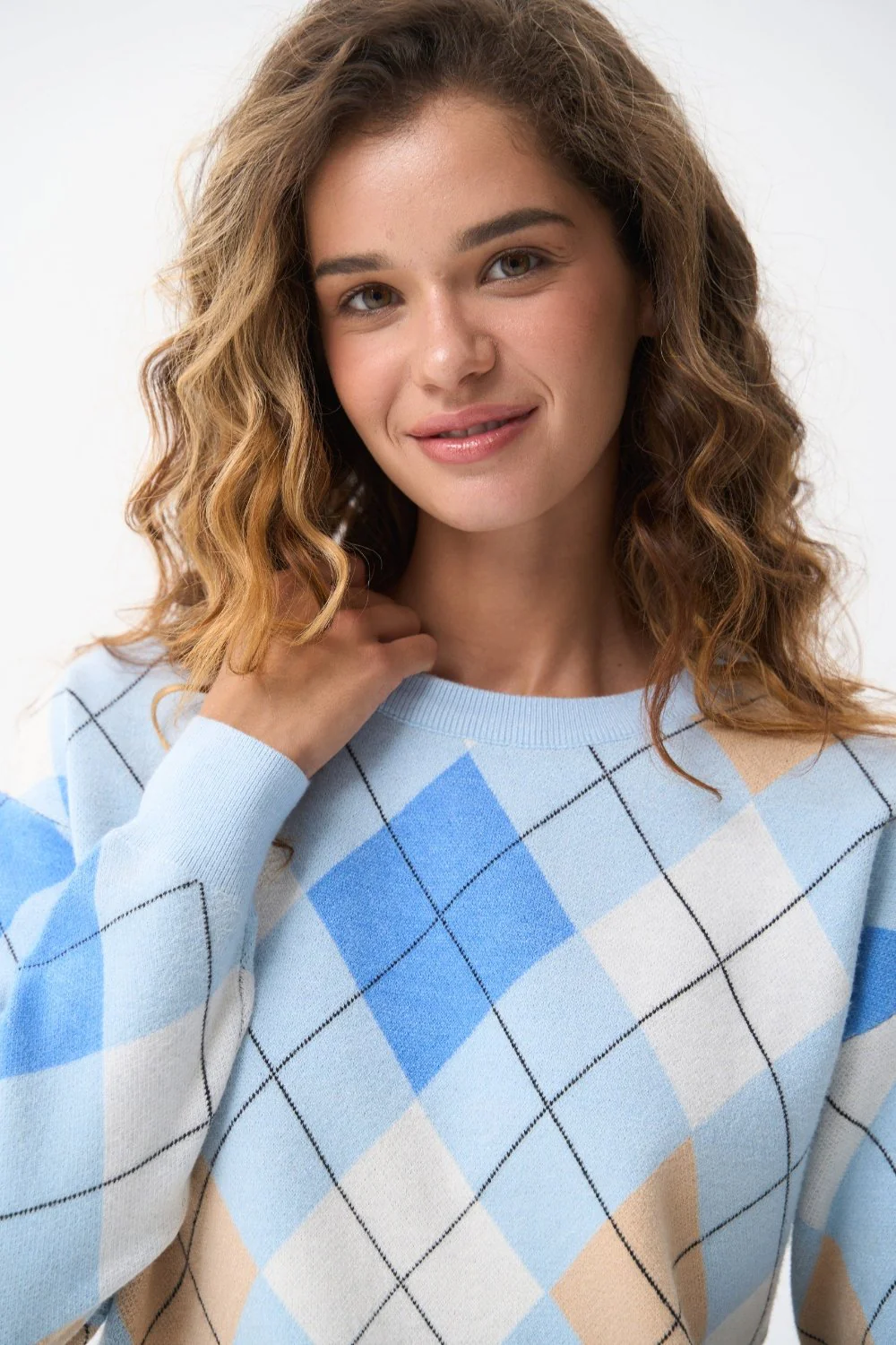 Blue Diamond Pattern Knit Sweater - Image 5
