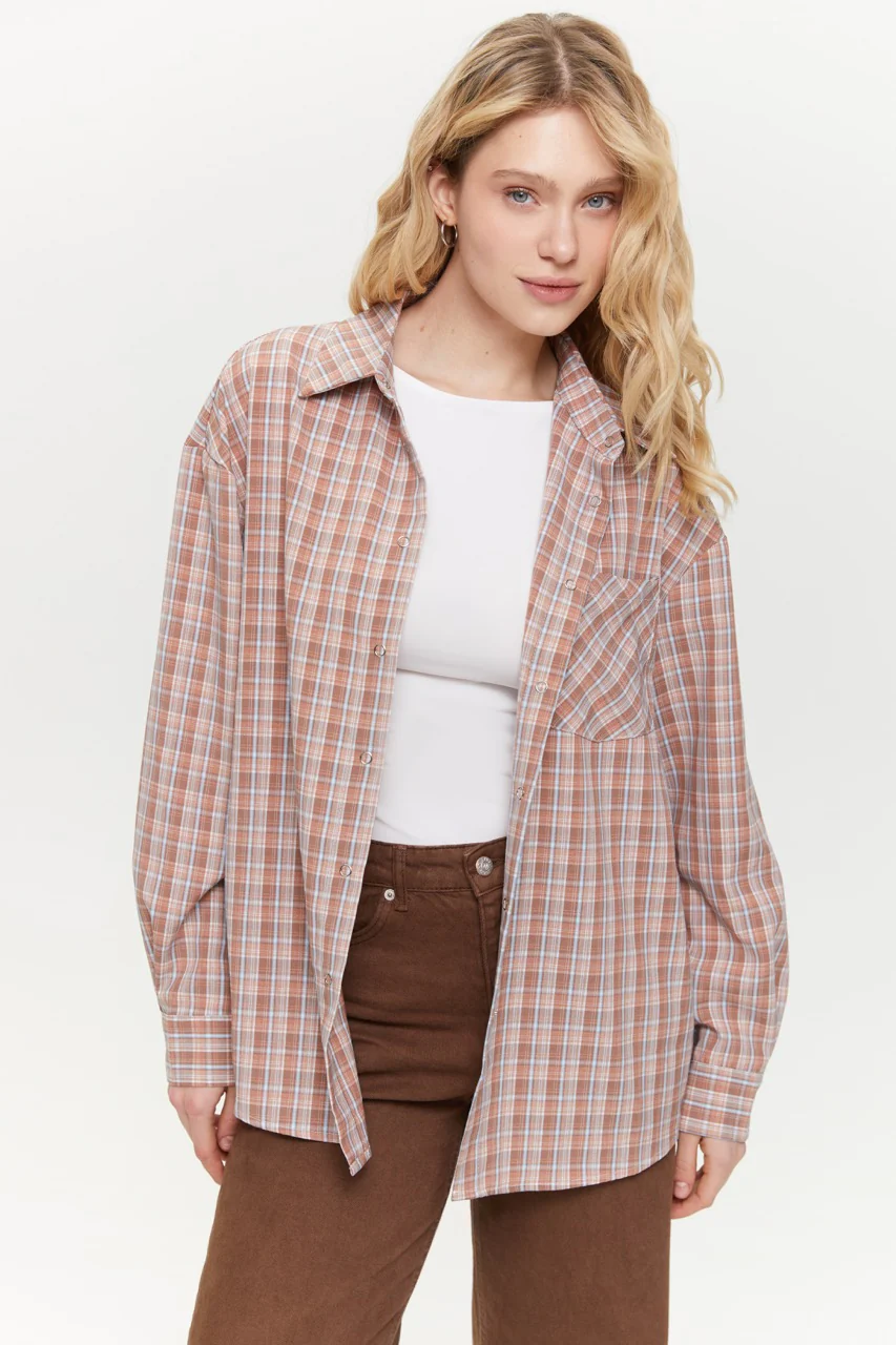 Brown Check shirt with pockets - Image 2