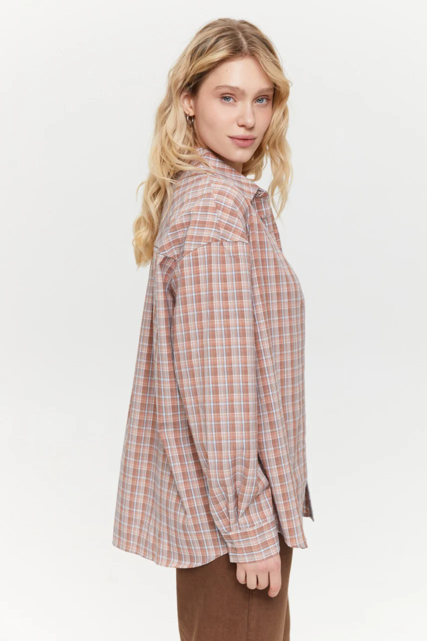 Brown Check shirt with pockets - Image 4