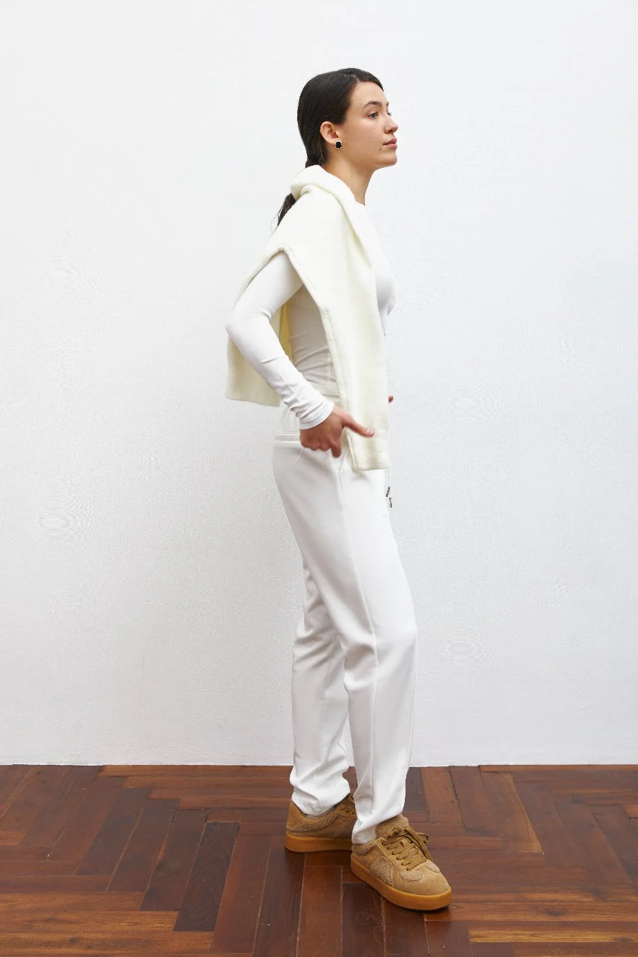 Classic White High Waist Cropped Pants - Image 4