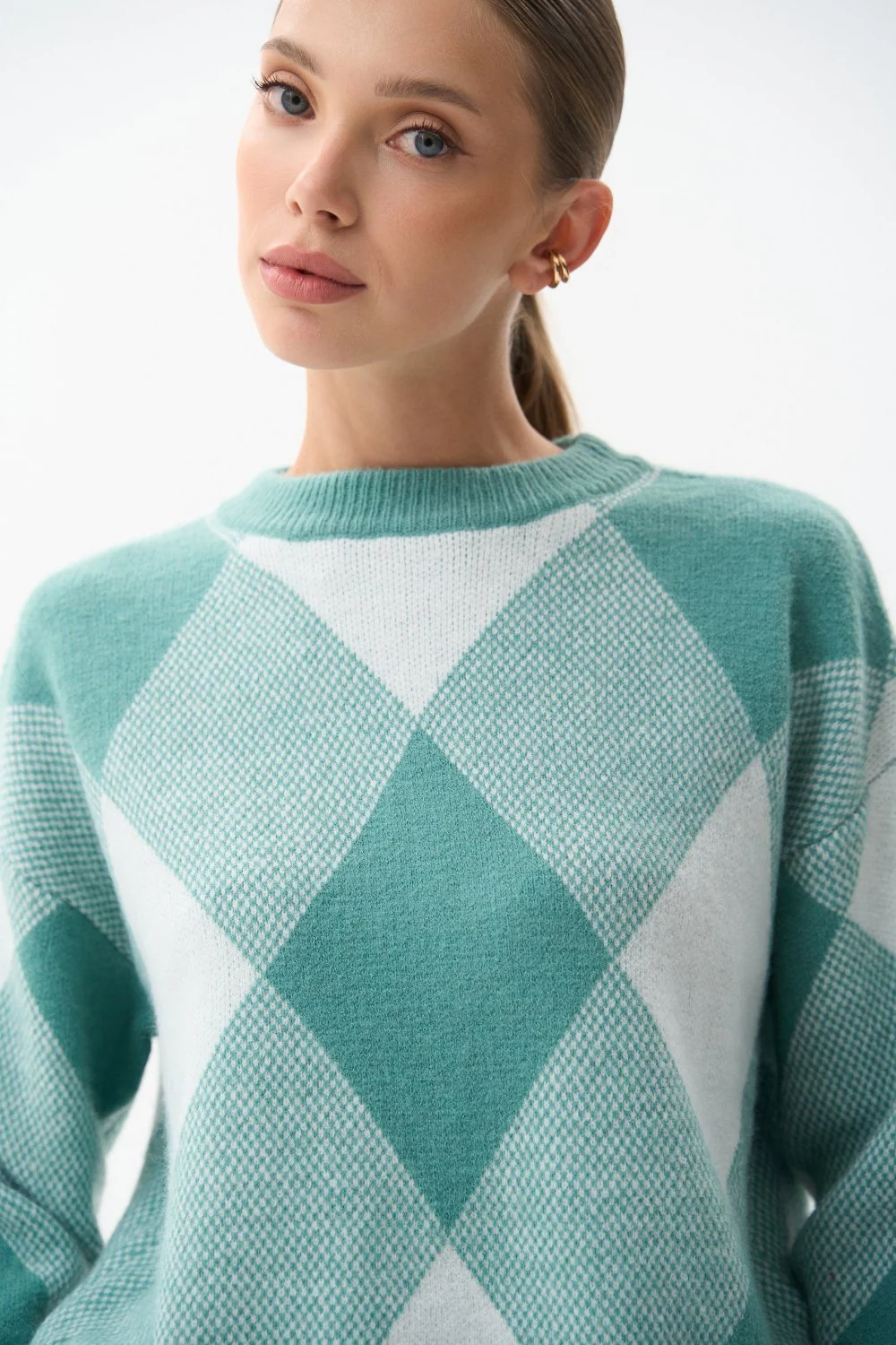 Green Diamond Pattern Knit Sweater - Image 4