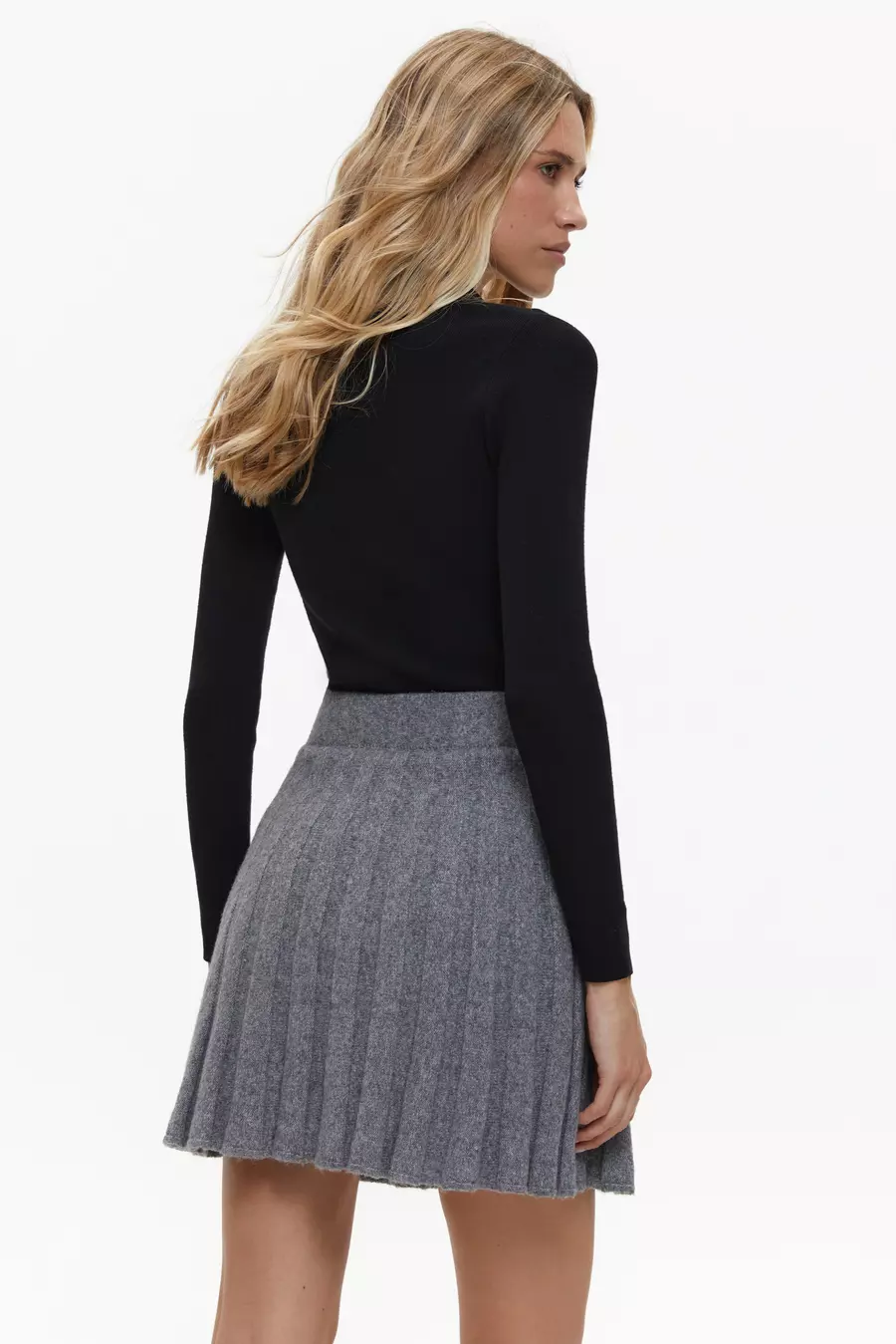 Grey Knit Pleated Skirt - Image 5