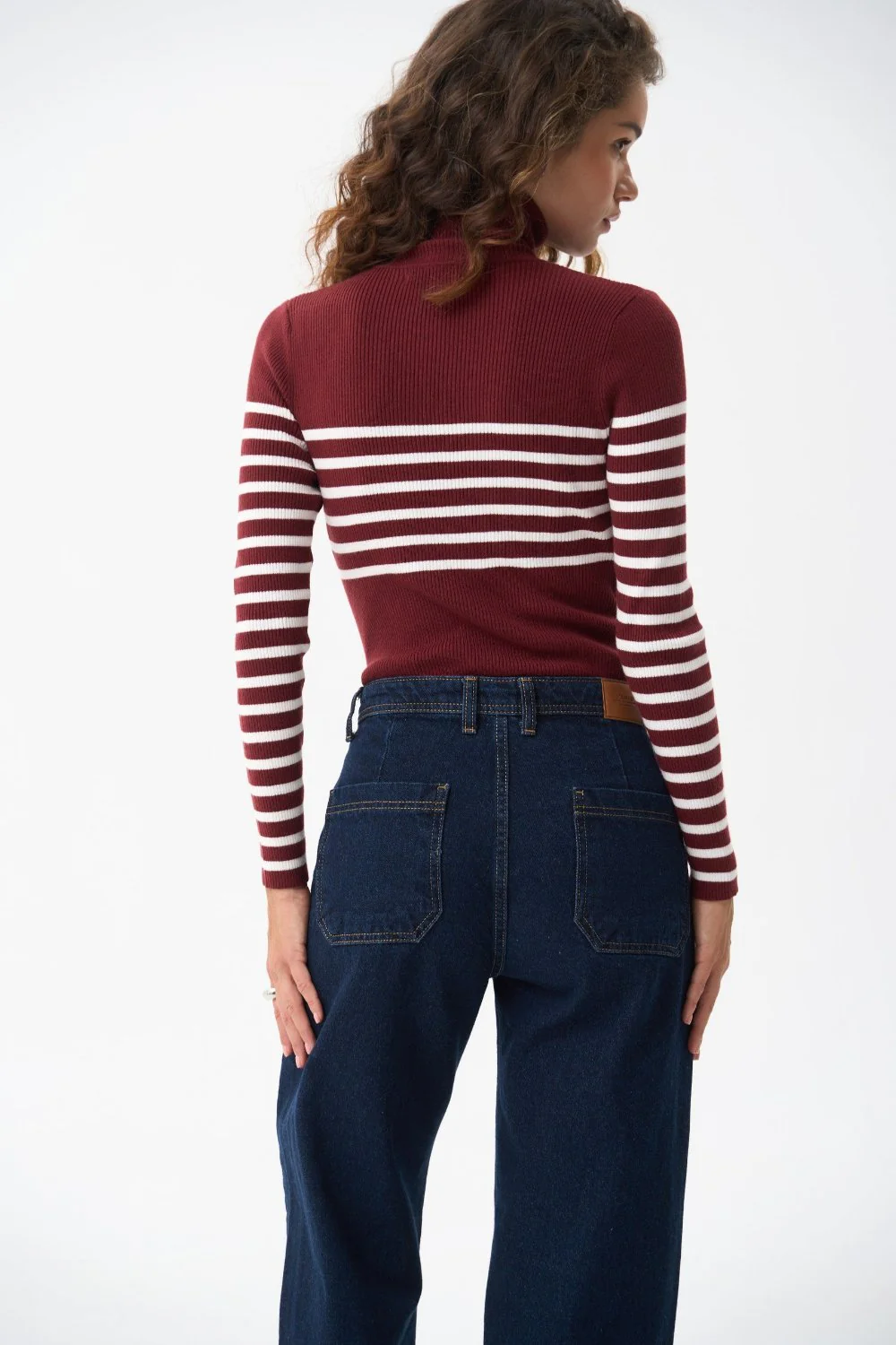 Red turtleneck sweater with a milky stripe - Image 8