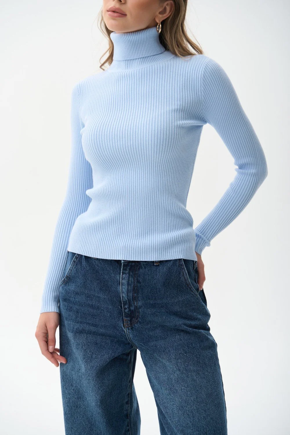 Ribbed turtleneck sweater in color blue - Image 4