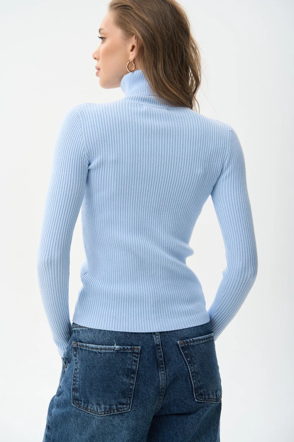 Ribbed turtleneck sweater in color blue - Image 5
