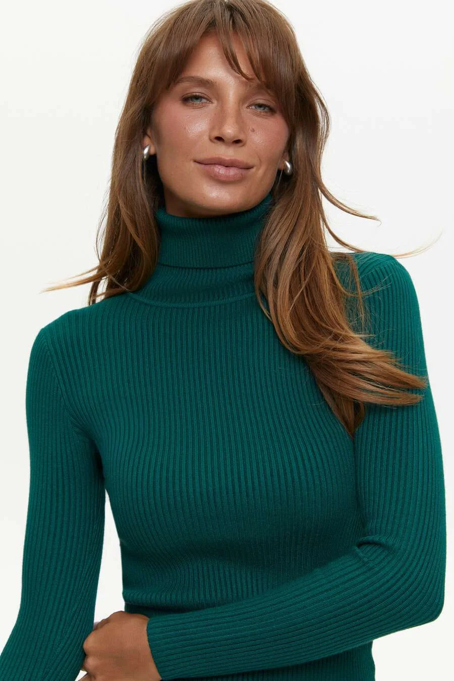Ribbed turtleneck sweater in color green - Image 2