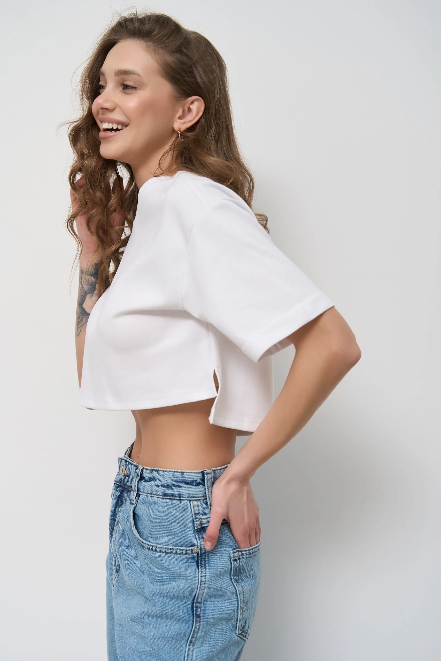 White Oversized Cropped T-Shirt - Image 2